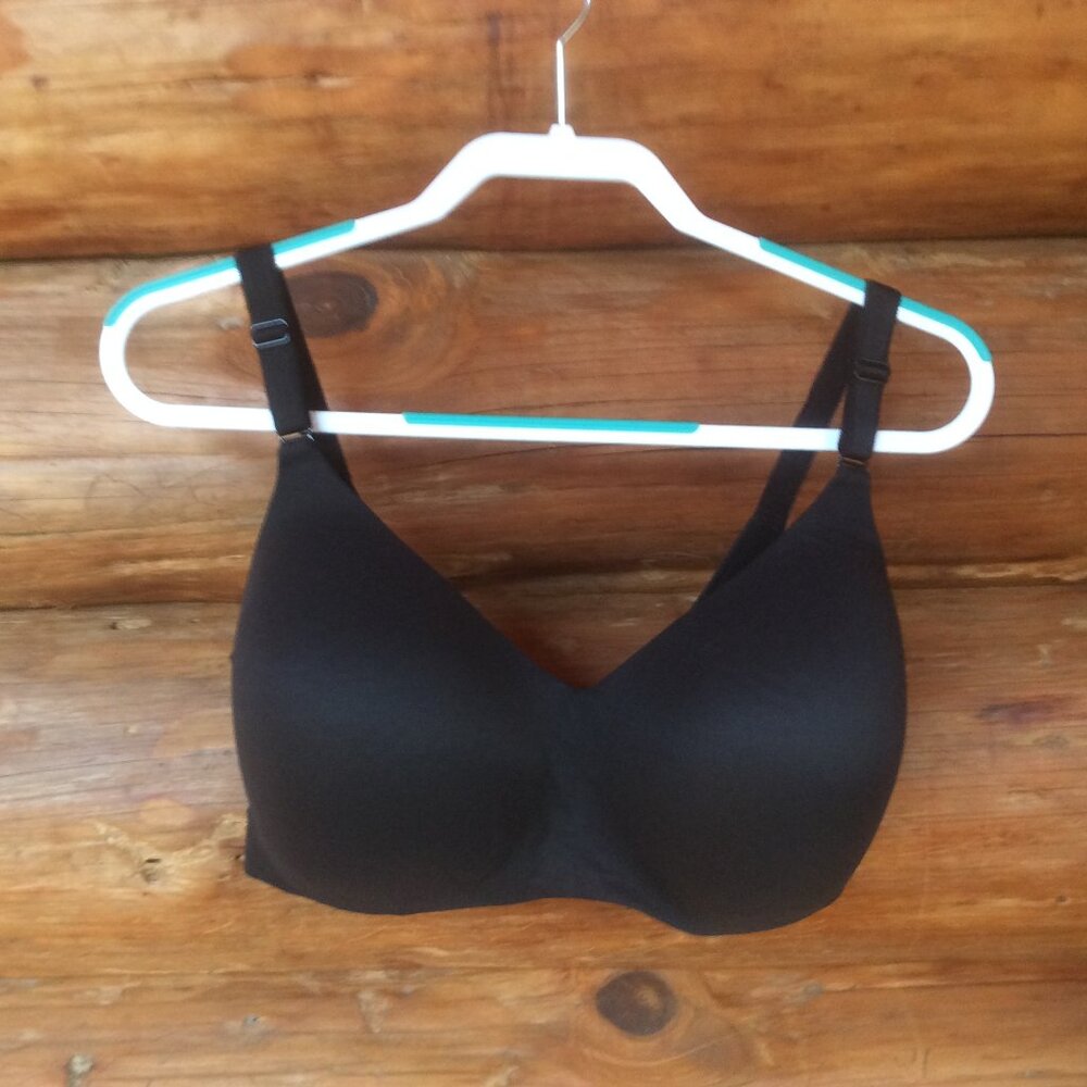 Torrid Curves Black WireFree Everyday Wear Back Closure Smoothing Bra Size 40DDD